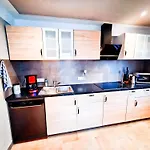 Tiny House Madora - Sea View - Amazing Garden - Quiet Location - Bodegas & Hiking Trails Nearby *