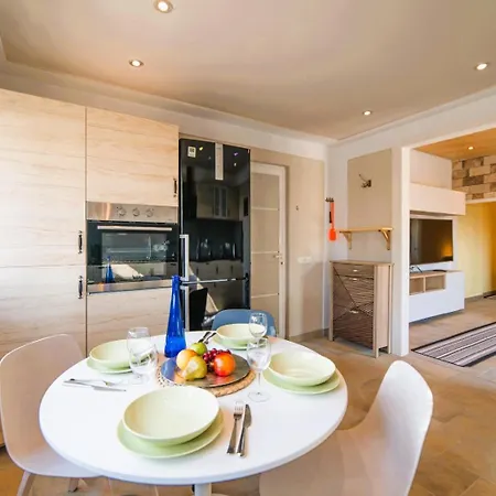 Apartment Tiny House Madora - Sea View - Amazing Garden - Quiet Location - Bodegas & Hiking Trails Nearby La Asomada (Lanzarote)