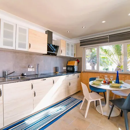 Apartment Tiny House Madora - Sea View - Amazing Garden - Quiet Location - Bodegas & Hiking Trails Nearby La Asomada (Lanzarote)