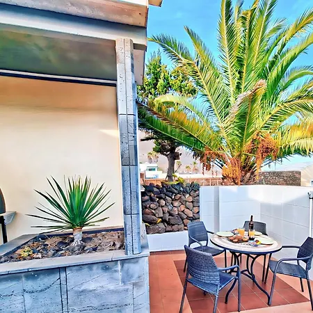 Tiny House Madora - Sea View - Amazing Garden - Quiet Location - Bodegas & Hiking Trails Nearby Apartamento