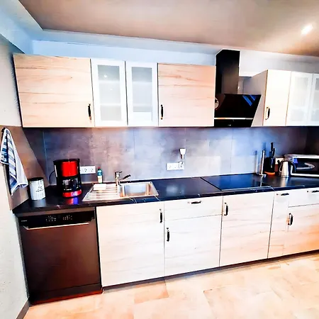 Tiny House Madora - Sea View - Amazing Garden - Quiet Location - Bodegas & Hiking Trails Nearby *