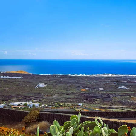 Madora-lanzarote -tiny House- Sea View, Amazing Garden, Quiet Location, Bodegas, Hiking Trails Nearby