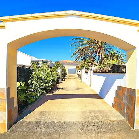 Tiny House Madora - Sea View - Amazing Garden - Quiet Location - Bodegas & Hiking Trails Nearby Apartamento *