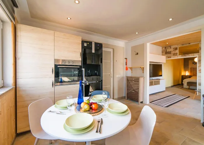 Daire Tiny House Madora - Sea View - Amazing Garden - Quiet Location - Bodegas & Hiking Trails Nearby La Asomada (Lanzarote)