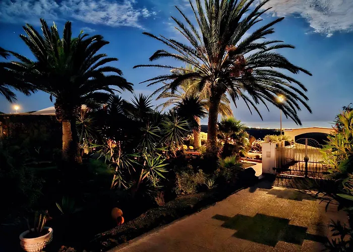 Appartamento Tiny House Madora - Sea View - Amazing Garden - Quiet Location - Bodegas & Hiking Trails Nearby