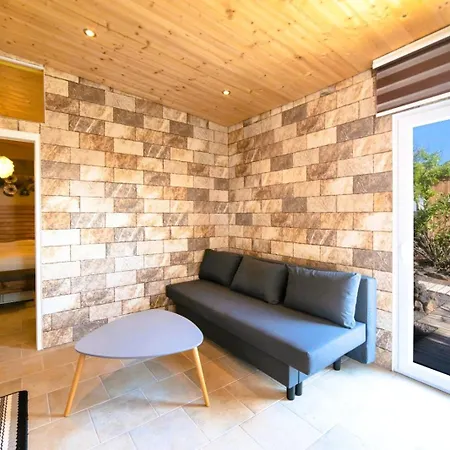 Διαμέρισμα Tiny House Madora - Sea View - Amazing Garden - Quiet Location - Bodegas & Hiking Trails Nearby *