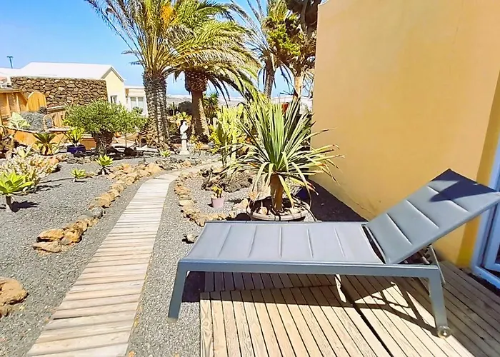 Tiny House Madora - Sea View - Amazing Garden - Quiet Location - Bodegas & Hiking Trails Nearby Apartamento